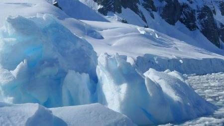 审核职员若何在格陵兰的冰盖下找到喷气建议机