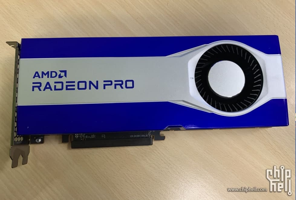 带有Big Navi 21 GPU和16 GB GDDR6内存的AMD Radeon Pro显卡如图所示