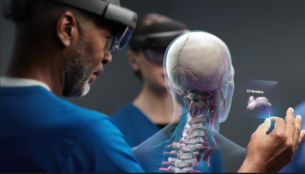 微软表示正研发 HoloLens 3将会是飞跃式改革，会出消费者版本