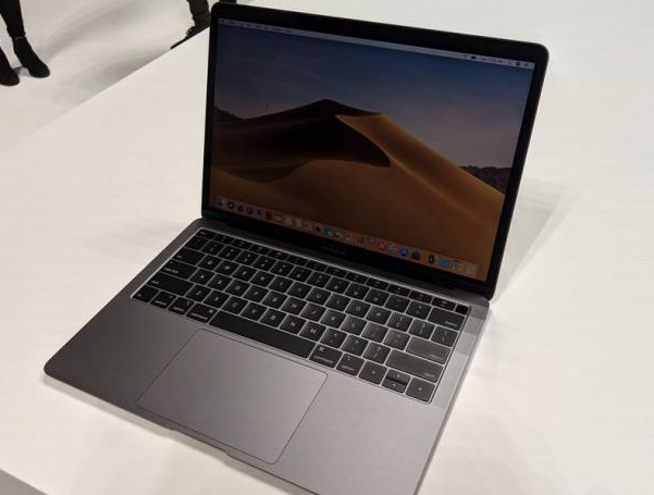 苹果基于M1的MacBook Air的性能优于基于英特尔酷睿i9的MacBook Pro